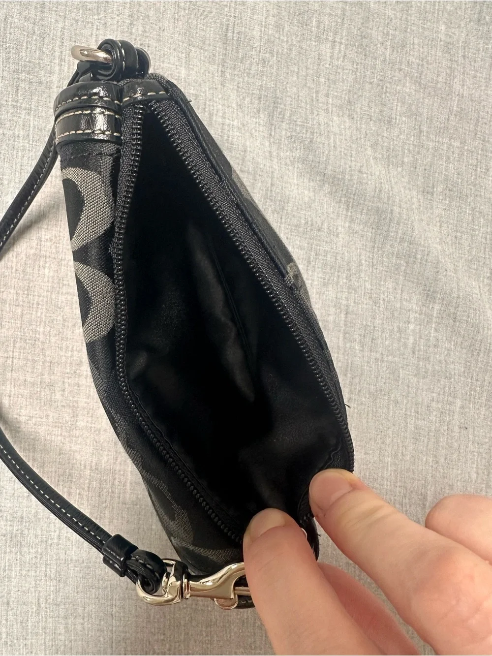 Y2K Coach Legacy Signature Black Canvas Leather Trim Turnlock Wristlet